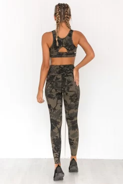 Rihanna Stop Traffic Crop -Sportswear Shop 190628PureDash 498