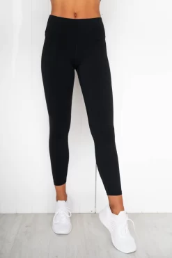 Basic Dash Cropped Tight 23 Basic Dash Cropped Tight -Sportswear Shop DSC 7476 scaled