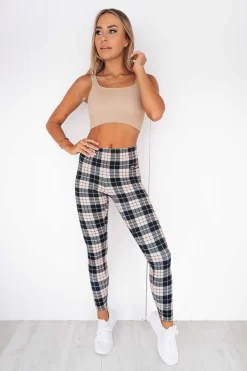 Aim'n Solid Beige Luxe Seamless Bra -Sportswear Shop DSC 8472 76441aa0 9684 4e66 bfc1 2992a7dc3662 scaled