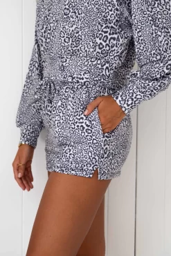 Onzie Sweat Shorts - Snow Cub 14 Onzie Sweat Shorts - Snow Cub -Sportswear Shop DSC 9076 scaled