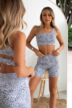 Onzie Snow Cub High Rise Mini Bike Short -Sportswear Shop DSC 9231 scaled