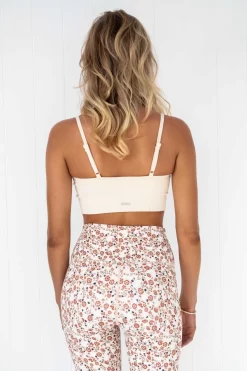 Aim'n Oat White Luxe Seamless Strap Bra 11 Aim'n Oat White Luxe Seamless Strap Bra -Sportswear Shop PUREDASH 0037 scaled