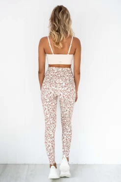 Aim'n Oat White Luxe Seamless Strap Bra 15 Aim'n Oat White Luxe Seamless Strap Bra -Sportswear Shop PUREDASH 0038 scaled