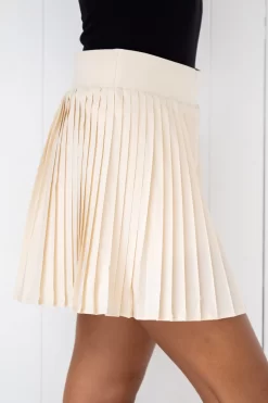 Aim'n Oat White Pleat Skort -Sportswear Shop PUREDASH 1186 scaled