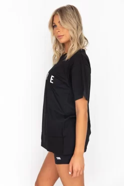 Hollywood 90s Tee - Black -Sportswear Shop PureDash 220 5db39bc4 9ba8 46a6 a7df 68d5e3403509