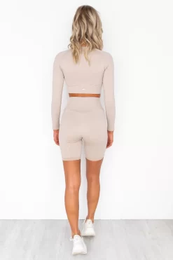Aim'n Luxe Seamless Crop Long Sleeve - Beige -Sportswear Shop PureDash 275 8243d50f a3c1 4a7f 8f4c f6d32dea81b0
