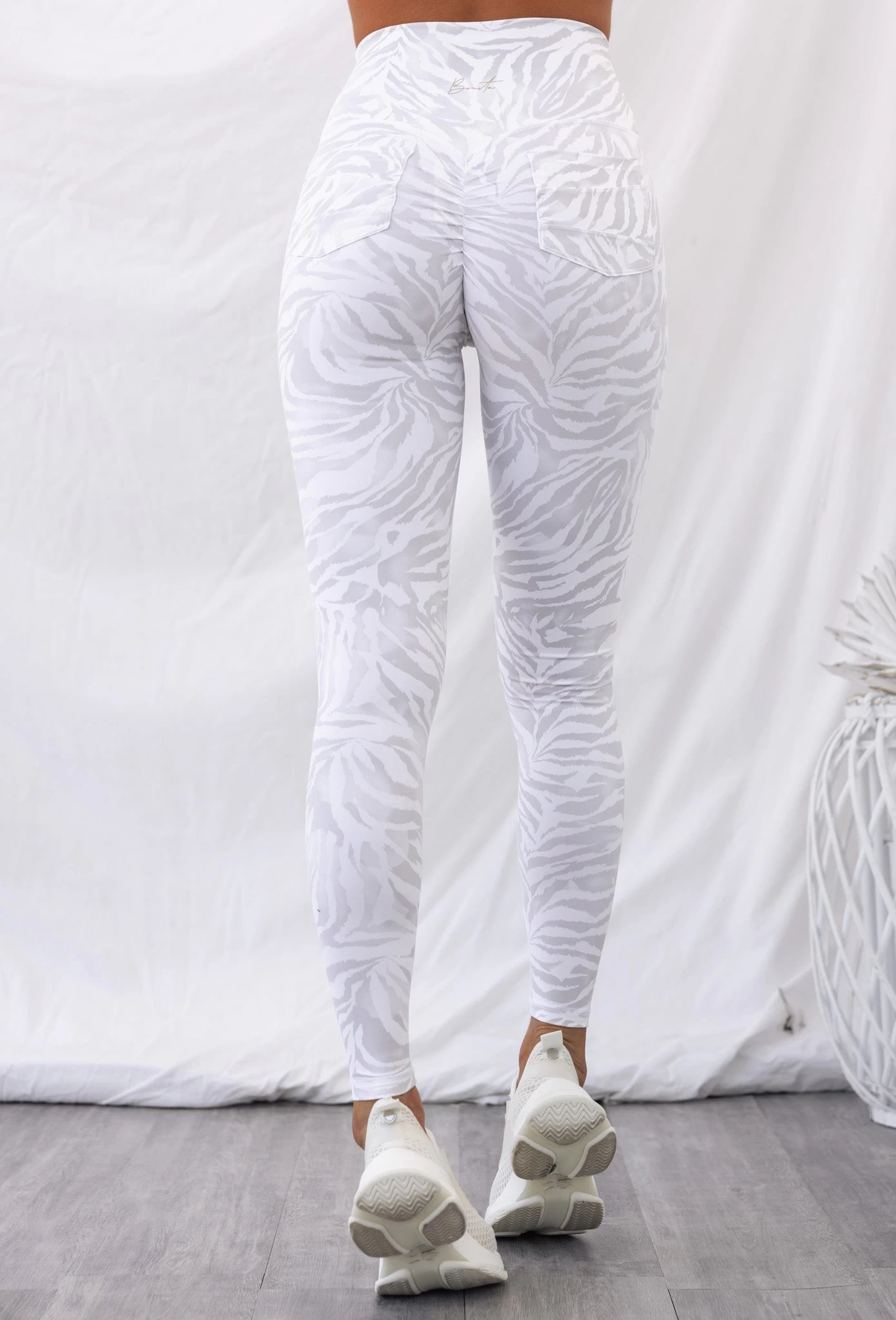 Wild Thing Pocket Legging - Snow 9 Wild Thing Pocket Legging - Snow - Image 9