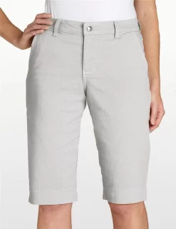 NYDJ - White Bermuda Shorts *1726RHL